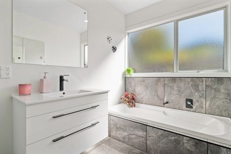 Photo of property in 26 Hinekura Avenue, Taupo, 3330