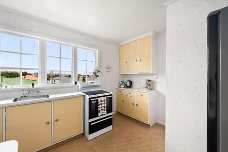 Photo of property in 1/95 Whites Line East, Waiwhetu, Lower Hutt, 5010