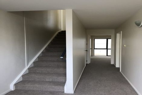 Photo of property in Krisley Court, 1/6 Ambrico Place, New Lynn, Auckland, 0600
