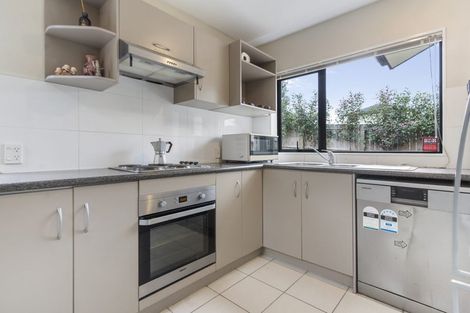 Photo of property in 40 Keri Vista Rise, Papakura, 2110