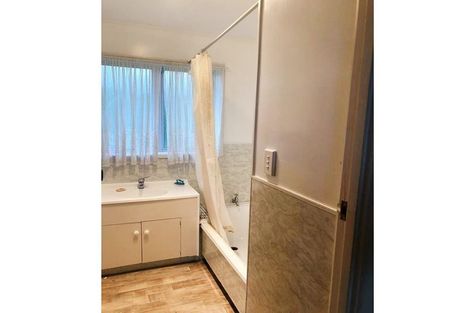 Photo of property in 2/34a Kelvin Road, Papakura, 2110