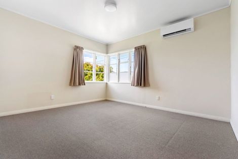 Photo of property in 27 Old Lake Road, Narrow Neck, Auckland, 0624