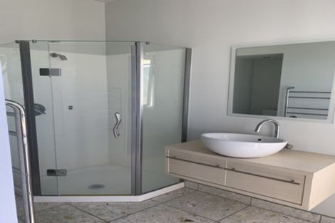 Photo of property in 51 Harbour View Road, Northland, Wellington, 6012