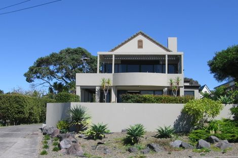 Photo of property in 3/126 Beach Road, Castor Bay, Auckland, 0620