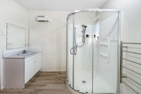 Photo of property in 2/53 Mcfaddens Road, St Albans, Christchurch, 8052