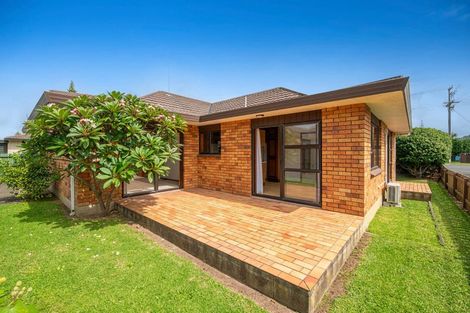 Photo of property in 1/131 Centreway Road, Orewa, 0931