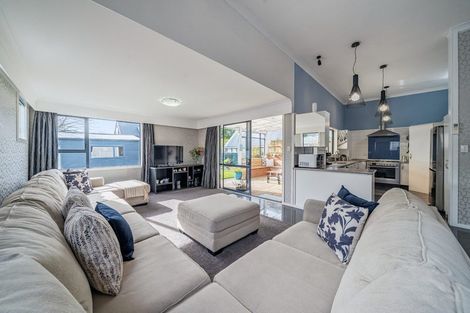 Photo of property in 55 Bristol Square, Hutt Central, Lower Hutt, 5010