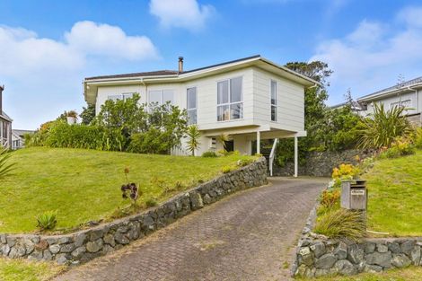 Photo of property in 9 Waiheke Street, Waikanae Beach, Waikanae, 5036