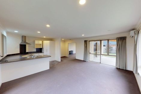 Photo of property in 6 Geneva Terrace, Kelvin Grove, Palmerston North, 4414