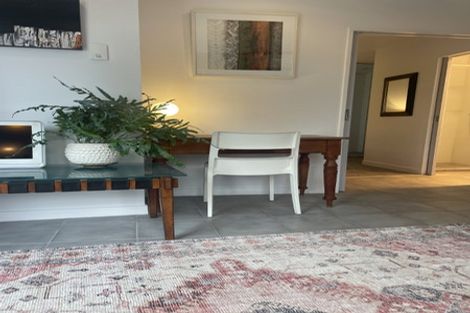 Photo of property in 14a Glade Place, Birkenhead, Auckland, 0626