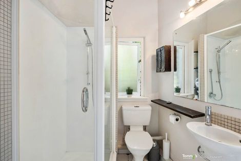 Photo of property in Hobson Flats, 1u2 Hobson Street, Pipitea, Wellington, 6011