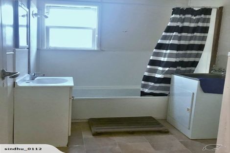 Photo of property in 44 Hutchinson Avenue, New Lynn, Auckland, 0600