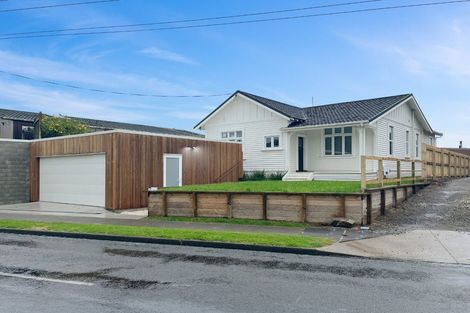 Photo of property in 109 Clemow Road, Fitzroy, New Plymouth, 4312