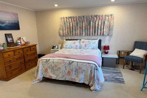 Photo of property in 1/36 De Havilland Drive, Goodwood Heights, Auckland, 2105