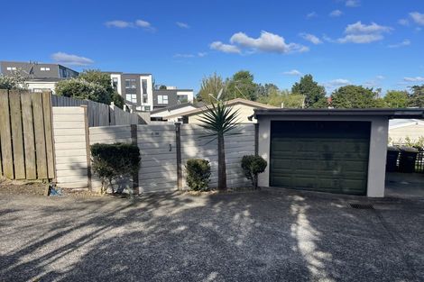 Photo of property in 95 Hobsonville Road, West Harbour, Auckland, 0618