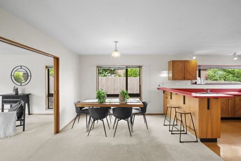 Photo of property in 2/8 Cricklewood Place, Avonhead, Christchurch, 8042