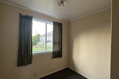 Photo of property in 9 Omega Street, Newlands, Wellington, 6037