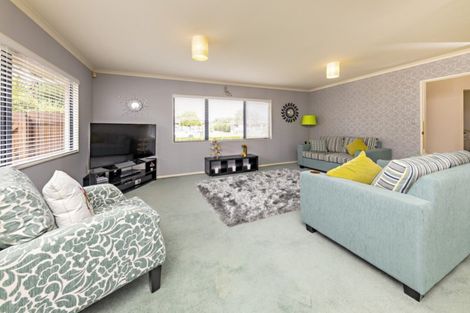 Photo of property in 13 Longford Park Drive, Takanini, 2112