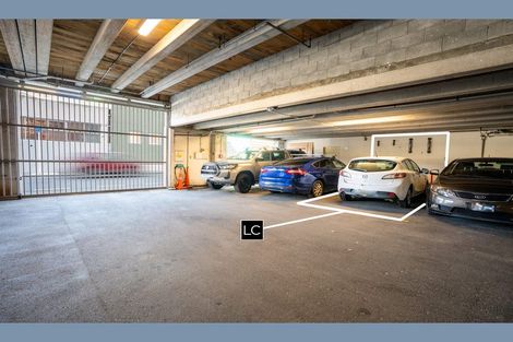 Photo of property in De Vere Apartments, 10/23 Tennyson Street, Te Aro, Wellington, 6011
