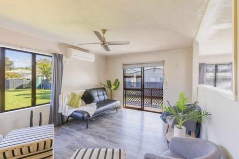 Photo of property in 28 Watts Street, Waipawa, 4210