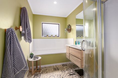 Photo of property in 24 The Sounding, Whitby, Porirua, 5024