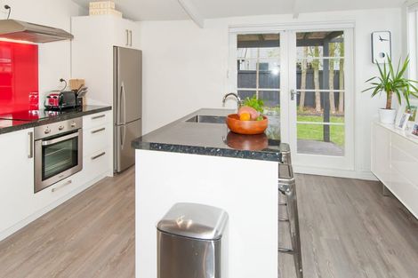 Photo of property in 513 Barbadoes Street, Edgeware, Christchurch, 8013