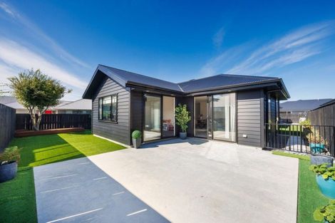 Photo of property in 6 Ivy Lane, Kelvin Grove, Palmerston North, 4414