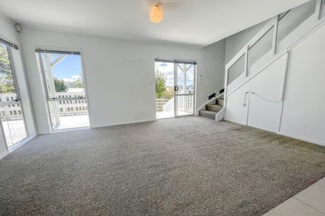 Photo of property in 43 Hutchinson Avenue, New Lynn, Auckland, 0600