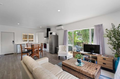 Photo of property in 15 Rosario Crescent, Red Beach, 0932