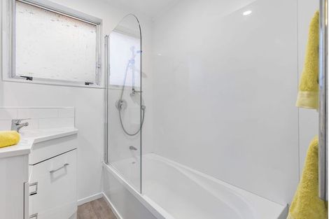 Photo of property in 2/13 Hamurana Place, Te Atatu Peninsula, Auckland, 0610