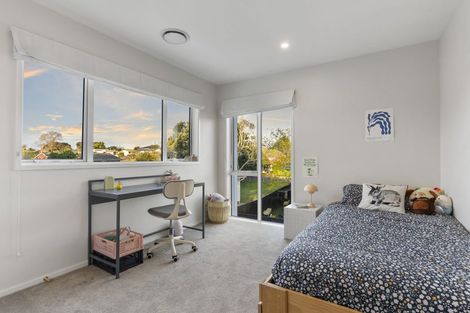 Photo of property in 35a Sullivan Avenue, Mangere Bridge, Auckland, 2022
