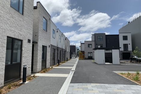 Photo of property in 11 Taggart Place, Sockburn, Christchurch, 8042
