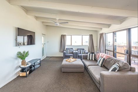 Photo of property in 14 Okiwa Terrace, Waiinu Beach, Whanganui, 4588