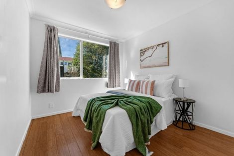 Photo of property in 20 Finn Place, Totara Vale, Auckland, 0629