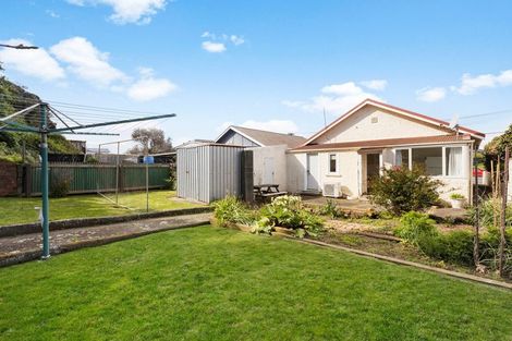 Photo of property in 32 Bridge Street, Rongotai, Wellington, 6022
