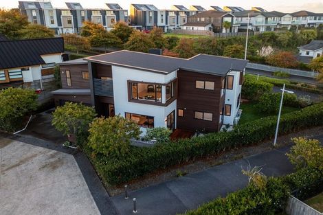 Photo of property in 16 Te Oneroa Way, Long Bay, Auckland, 0630