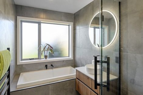 Photo of property in 280 Queen Elizabeth Ii Drive, Mairehau, Christchurch, 8052