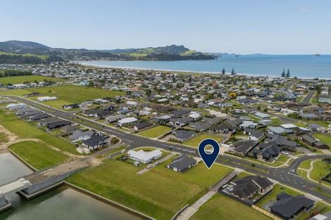 Photo of property in 121 Kupe Drive, Whitianga, 3510
