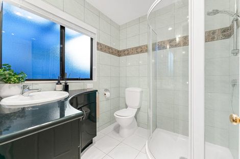 Photo of property in 1/46 Westpark Drive, West Harbour, Auckland, 0618