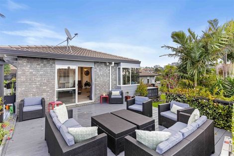 Photo of property in 1 Pelican Lane, Unsworth Heights, Auckland, 0632