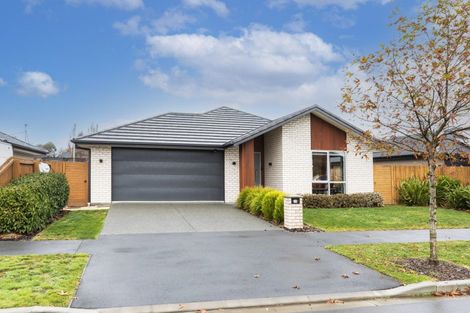 Photo of property in 28 Evelyn Crescent, Marshland, Christchurch, 8083
