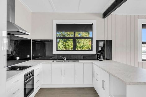 Photo of property in 5 Banks Street, Tolaga Bay, 4077