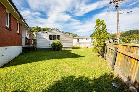 Photo of property in 28 Durham Street, Cannons Creek, Porirua, 5024