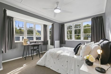 Photo of property in 14 Cecil Road, Tawa, Wellington, 5028