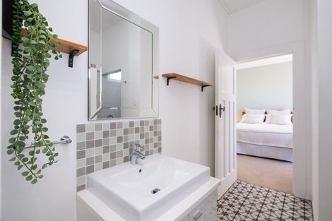 Photo of property in 42 Simla Terrace, Hospital Hill, Napier, 4110
