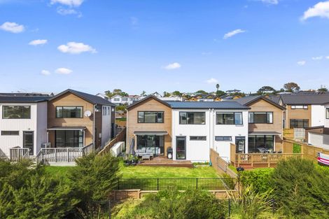 Photo of property in 10 Seafarer Crescent, Stanmore Bay, Whangaparaoa, 0932