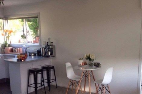 Photo of property in 2/108 Canongate Street, Birkdale, Auckland, 0626