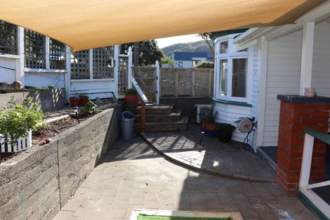 Photo of property in 52 Happy Valley Road, Owhiro Bay, Wellington, 6023