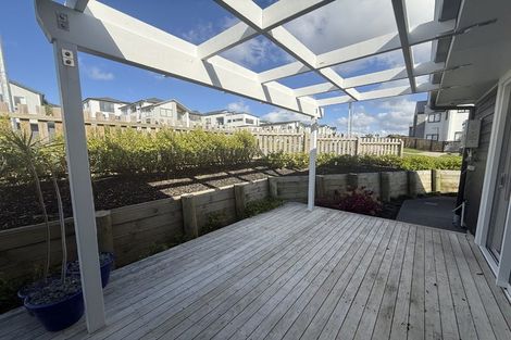Photo of property in 37 Maraeariki Avenue, Orewa, 0931