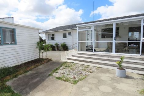 Photo of property in 8 Pipitea Place, Massey, Auckland, 0614